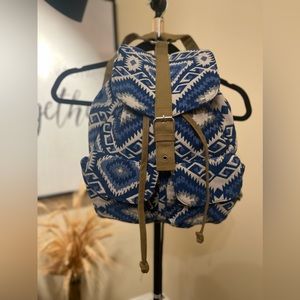 Mudo Accessories Vintage Blue-White Beautiful Backpack